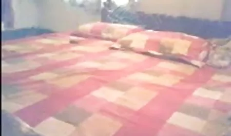 सौंदर्य एक बार में दो खिलौनों के साथ खुद हॉलीवुड सेक्सी पिक्चर हिंदी में को बर्बाद कर दिया