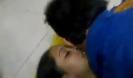 तीन दोस्तों के पहले एपिसोड के साथ यौन मुठभेड़ सेक्सी फिल्म सेक्सी फिल्म हिंदी सेक्सी फिल्म के लिए शराब के साथ मुलाकात की