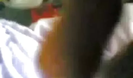 केक के बीच सेक्सी हिंदी फिल्म दिखाओ बेवकूफ केकड़ा