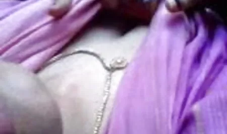 सेक्सी सौंदर्य से पता चलता है लाल प्रोम पोशाक पर कैमरा सेक्सी फिल्म वीडियो दे दो है कि Halima लात मार रहा है खुद एक dildo के साथ