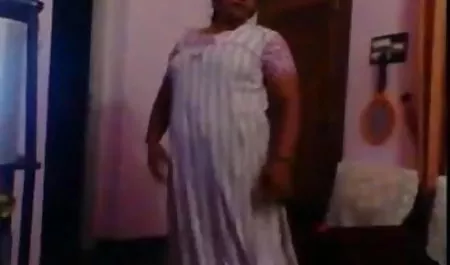 तीन गैंगबैंग के स्वादिष्ट सेट के साथ छात्रों के समूह हिंदी सेक्सी फिल्म सेक्सी नंगा नाच