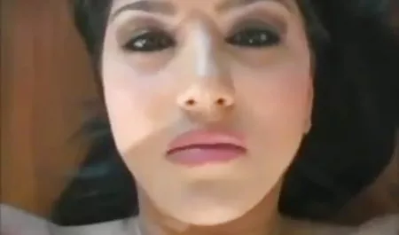 बोक्सिया चिमनी रसोई कुर्सी में सीधे उसकी बेटी को इंग्लिश सेक्सी पिक्चर वीडियो दे दिया