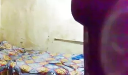 उसकी ब्रा उसकी भतीजी से दूर ले गया बफ फिल्म सेक्सी और उसे मुर्गा करने के लिए यह पता चला.