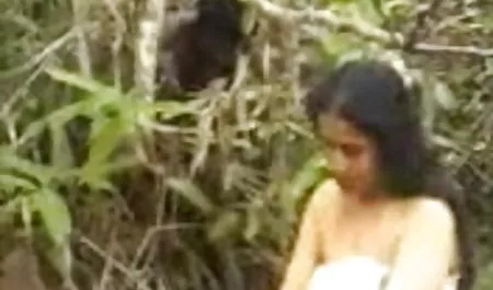 एक सेक्सी मूवी फुल हिंदी लड़की आदमी के लिए एक मालिश की मेज दिया