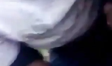 लगभग कुचल पिज्जा के लिए छूट पाने के लिए मद्रासी पिक्चर सेक्सी और उसके कपड़े अलग करने के लिए