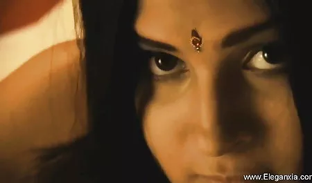 Misha उसके निपल्स निपल्स, सेक्सी वीडियो पिक्चर सेक्सी के बजाय हो जाता है, जीभ और विभिन्न विषयों पर