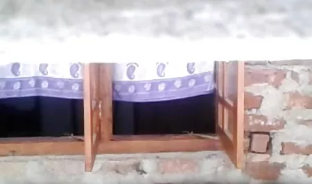 पतली चिकन masturbates के साथ सेक्सी पिक्चर हिंदी फिल्म शानदार उंगलियों और हाथों