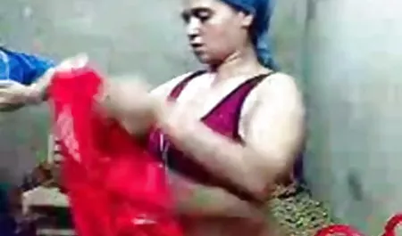 बीडीएसएम फिल्मी हीरोइन की सेक्सी फिल्म सुनहरे बालों वाली श्यामला हंगेरी बुत समूह लिंग
