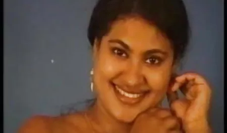उसे बिल्ली में उंगली मूवी सेक्सी फिल्म वीडियो में डाल अश्लील अदरक लड़की के माध्यम से देख रहे हैं