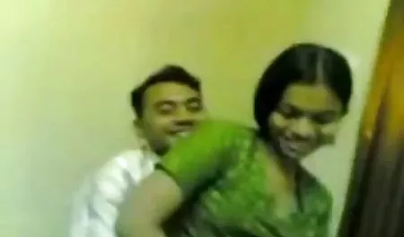 पैसे के सेक्स फिल्म सेक्स फिल्म सेक्स फिल्म लिए, कमबख्त स्टूडियो में एक प्रतिनिधि के साथ