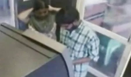 उसकी सेक्सी वीडियो फिल्म हिंदी मूवी प्रेमिका गहरी चूसना सीखता