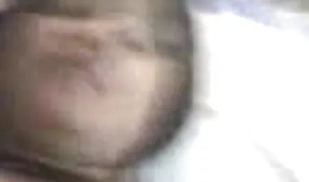 स्कीनी अन्ना जिमनास्टिक्स नग्न सेक्स पिक्चर हिंदी प्रदर्शन करती है