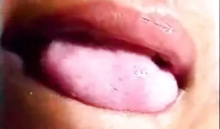 गोल-मटोल फुल हिंदी सेक्सी मूवी अजनबी spits