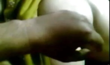 उसने मुझसे पूछा कि यह गहरी सेक्सी मूवी फिल्म हिंदी में