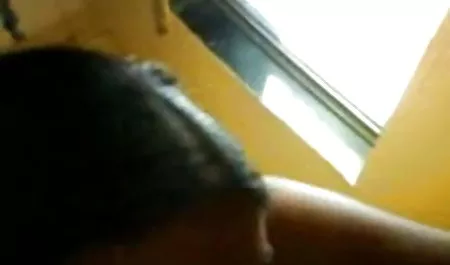 आदमी सड़क पर लड़की से मुलाकात की बालकनी नंगी पिक्चर सेक्सी फिल्म के पास गया और एक कनेक्शन की व्यवस्था