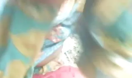 कठिन हाथ की पटि्टयाँ साथ हिंदी फिल्म हिंदी सेक्स श्यामला लेगिंग फेंक करने के लिए