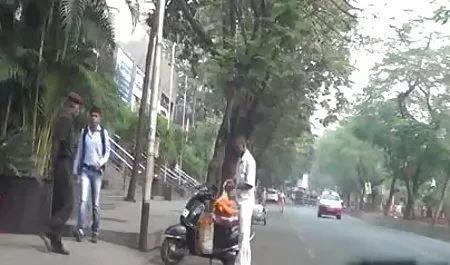 उसके घुटनों पर फुल हिंदी सेक्सी मूवी परिपक्व चोंच
