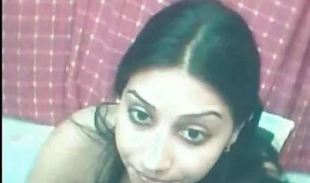 महिलाओं का एहसास नहीं कैसे कैमरा उन्हें ले जाता है जब कपड़े हिंदी में फुल सेक्सी फिल्म बदलने