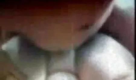 सभी तुर्क में पुरुषों के एक समूह सेक्सी ब्लू हिंदी के प्रकाश का उल्लंघन किया है, लेकिन वह ज्यादा परवाह नहीं है, क्योंकि वह बहुत ही हास्यास्पद था