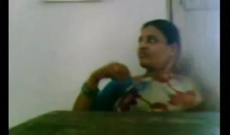 उन्होंने कहा कि वह आलोचना की है और पिछवाड़े सेक्स वाली सेक्सी फिल्म में अपने मेहमान कमबख्त, आराम का सुझाव दिया ।