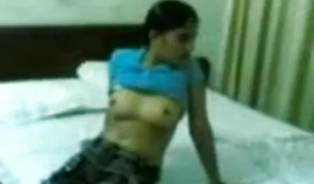 सुंदर सा सभी छेद के साथ सेक्सी फिल्म हिंदी में फुल कास्टिंग द्वारा पारित