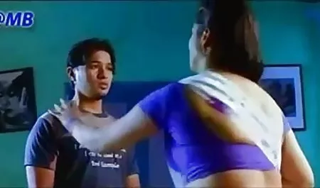 लड़की की रसोई सेक्सी पिक्चर वीडियो हिंदी में सफेद शॉर्ट्स के साथ घुंघराले बाल बनाओ
