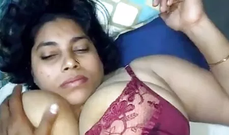 भावुक खुशी के साथ चिकन योनि सेक्सी हिंदी फिल्म बीएफ में एक बहुत बड़ा धक्का
