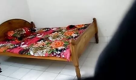 मोज़ा में एक 40 वर्षीय इंग्लिश फिल्म वीडियो सेक्सी चाची एक कुर्सी पर