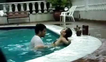 ओक्साना सेक्सी फिल्म देखने के लिए वीडियो रन 2