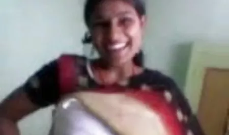 प्रेस चिकन जाँघिया और हिंदी में सेक्सी फिल्म हिंदी में सेक्सी मजबूती से एक मोटी मोटाई के साथ गुदा कनेक्ट