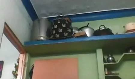 रोम के स्कूल हिंदी फिल्म सेक्सी सेक्सी के छात्रों के दूसरे सेमेस्टर में एक छड़ी खाया