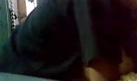 लड़की उसे एक नया खिलौना दिया और उसे गधे सेक्सी हिंदी पिक्चर मूवी फंसाया