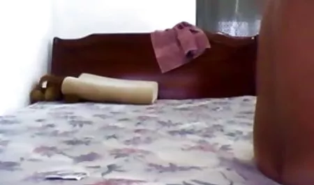 वयस्क महिला एक अच्छा जीभ को धोखा देने के लिए एक सेक्सी पिक्चर मद्रासी बच्चे को धोखा दे