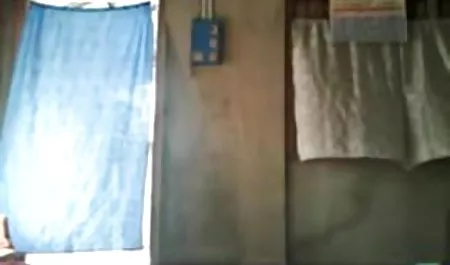 मैं सोफे और आदमी है जो चूसना था पर एक अरे हिंदी सेक्सी फिल्म अर्मेनियाई पाया