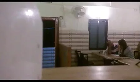 उंगली हिंदी पिक्चर फिल्म सेक्सी में छूत