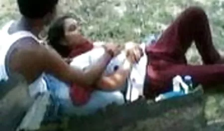 एकदम सही कैंसर प्रेमी इस देश में हिंदी पिक्चर सेक्सी फिल्म उसकी चाची को मारता है