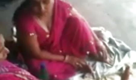 लाल बाल उंगलियों के साथ बाल सेक्सी पिक्चर हिंदी में बिल्ली रगड़