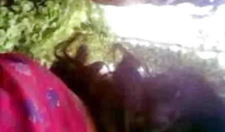 सुनहरे बालों सेक्सी मूवी हिंदी मूवी वाली एक विशेष कास्टिंग के लिए चिपक जाती है