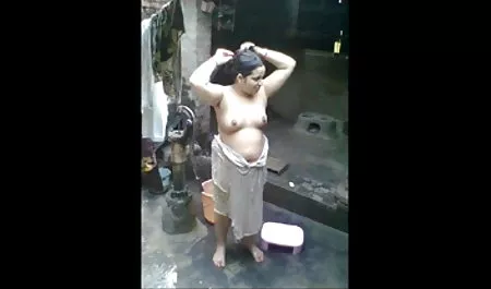 फोटोग्राफर गुदा में एक सेक्सी पिक्चर ब्लू फिल्म वीडियो में उत्साहित मॉडल लगाया