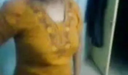 इस आदमी को यौन संबंध के लिए नौकरानी सेक्सी फिल्म हिंदी सेक्सी वीडियो आश्वस्त