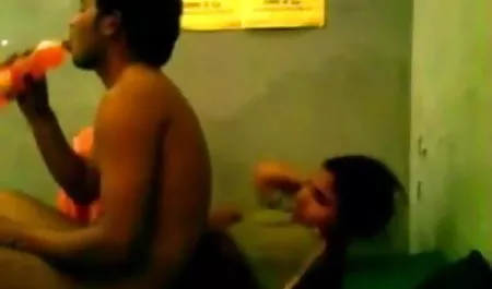 कैमरा देखने के लिए नग्न बाथरूम सेक्स फिल्म का में