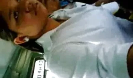 छिपे हुए कैमरे सेक्स फिल्म का वीडियो पर अफ्रीकी सुअर के साथ लड़की के लिए हस्तमैथुन वीडियो