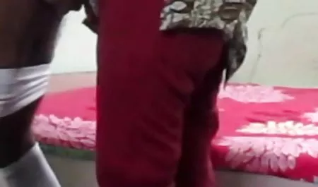 अपने आप को एक अजनबी लाने के लिए हिंदी में फुल सेक्सी मूवी और रसोई घर में सौंदर्य बेअसर