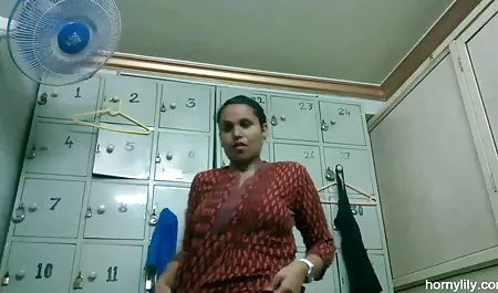 टैटू सुंदर गोरा के साथ हिंदी फिल्म हिंदी वीडियो सेक्सी शरारती दोस्त