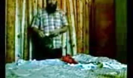 कैमरे पर घर पर कामुक जिमनास्टिक सेक्स हिंदी पिक्चर