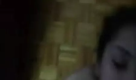 एमआईएलए गेंदों चाट और पिछवाड़े में कमबख्त सेक्सी हिंदी फुल हिंदी प्यार करता है