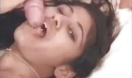 मेरे नग्न माँ अपने पति के लिए नंगी फिल्म दिखाओ सेक्सी भोजन तैयार करता है
