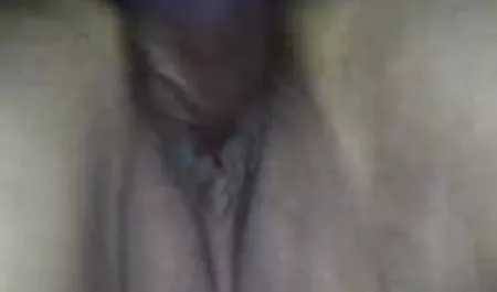 आकर्षक महिला, काले बाल वाली, मूठ मारना, अकेले, सेक्सी हिंदी मूवी सेक्सी खिलौने, नकली लंड, योनि