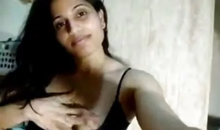 आकर्षक सेक्सी फिल्म वीडियो हिंदी महिला, काले बाल वाली, छूत, मूठ मारना, अकेले, मोज़ा, खिलौने, योनि, सोफ़ा